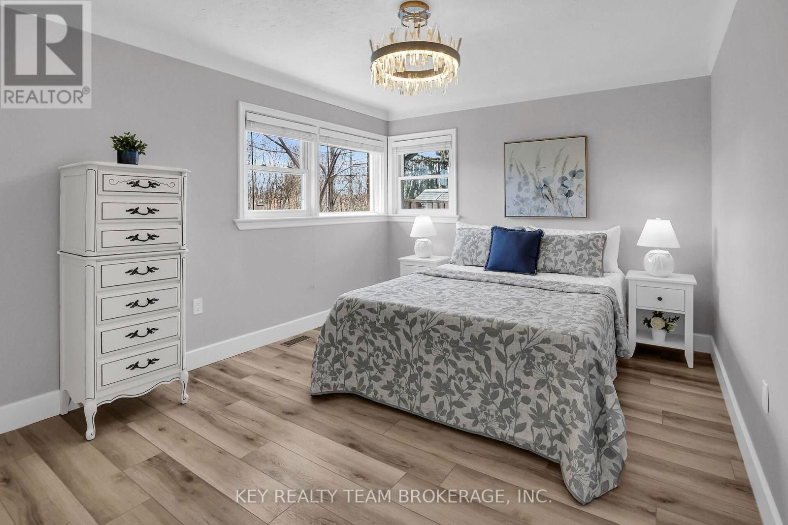 13 MARSDALE DRIVE Image 25