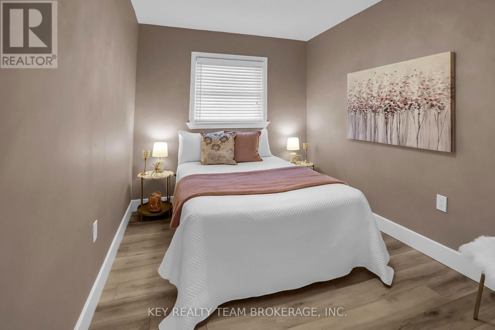 13 MARSDALE DRIVE Image 27