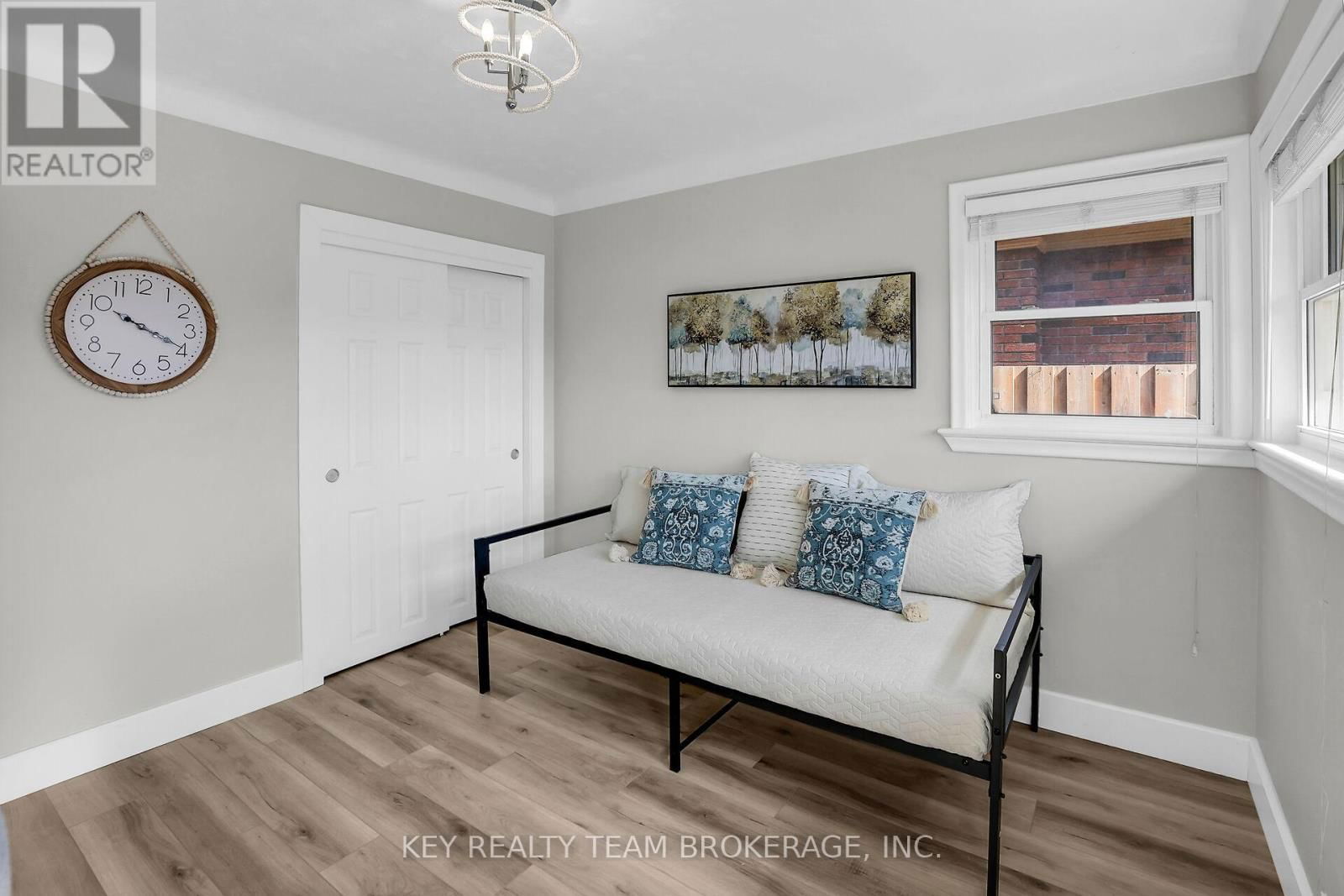 13 MARSDALE DRIVE Image 29