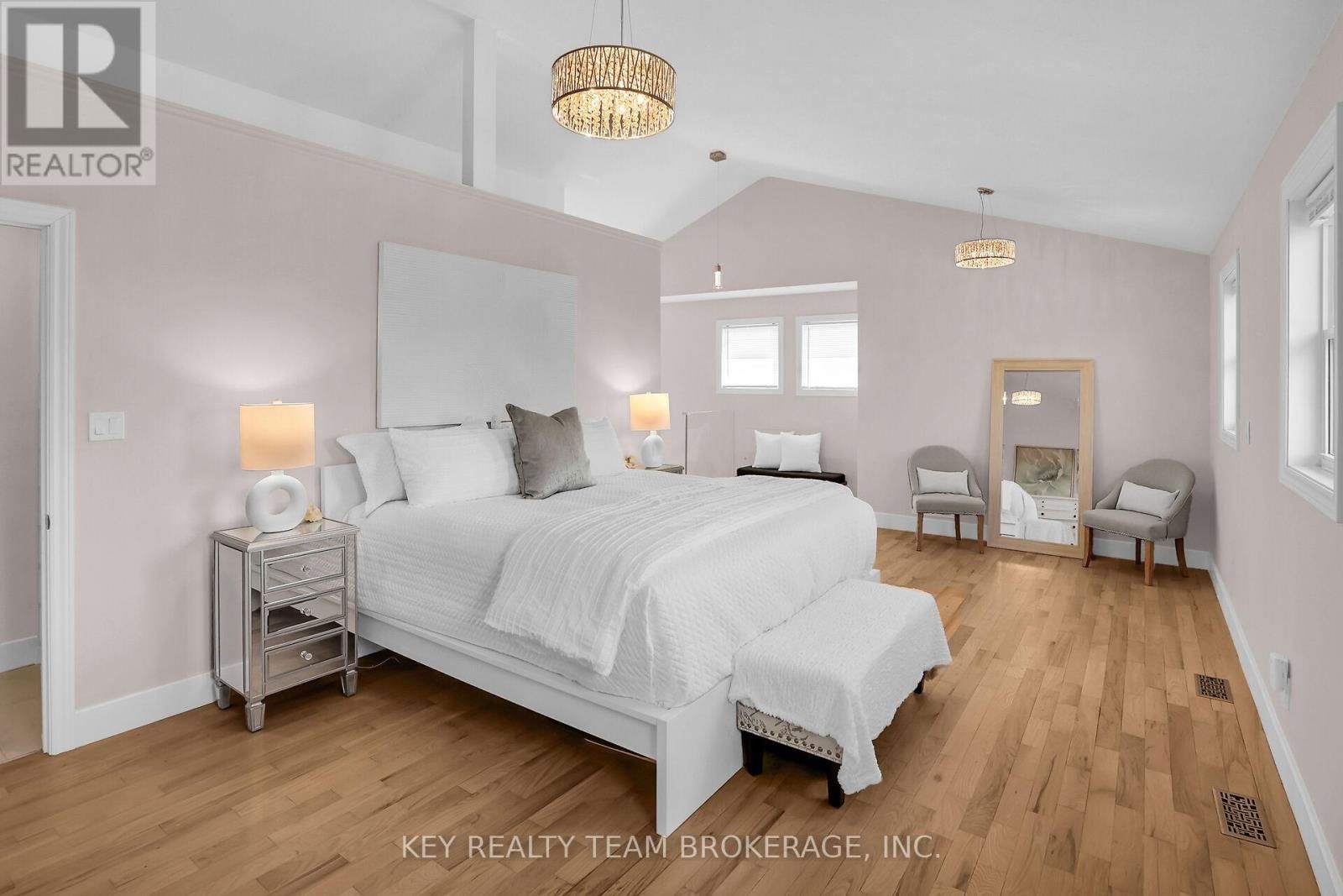 13 MARSDALE DRIVE Image 34