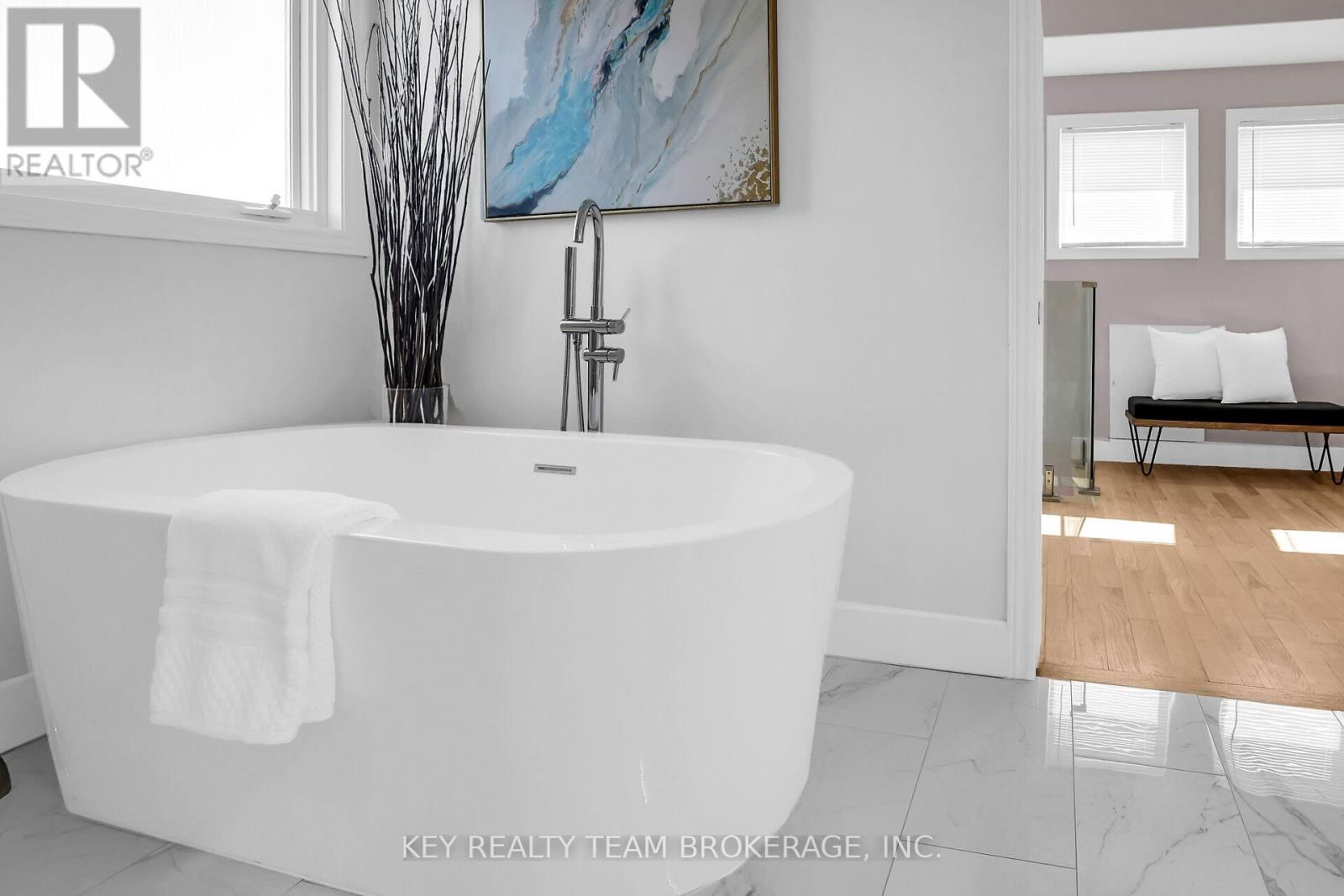 13 MARSDALE DRIVE Image 41