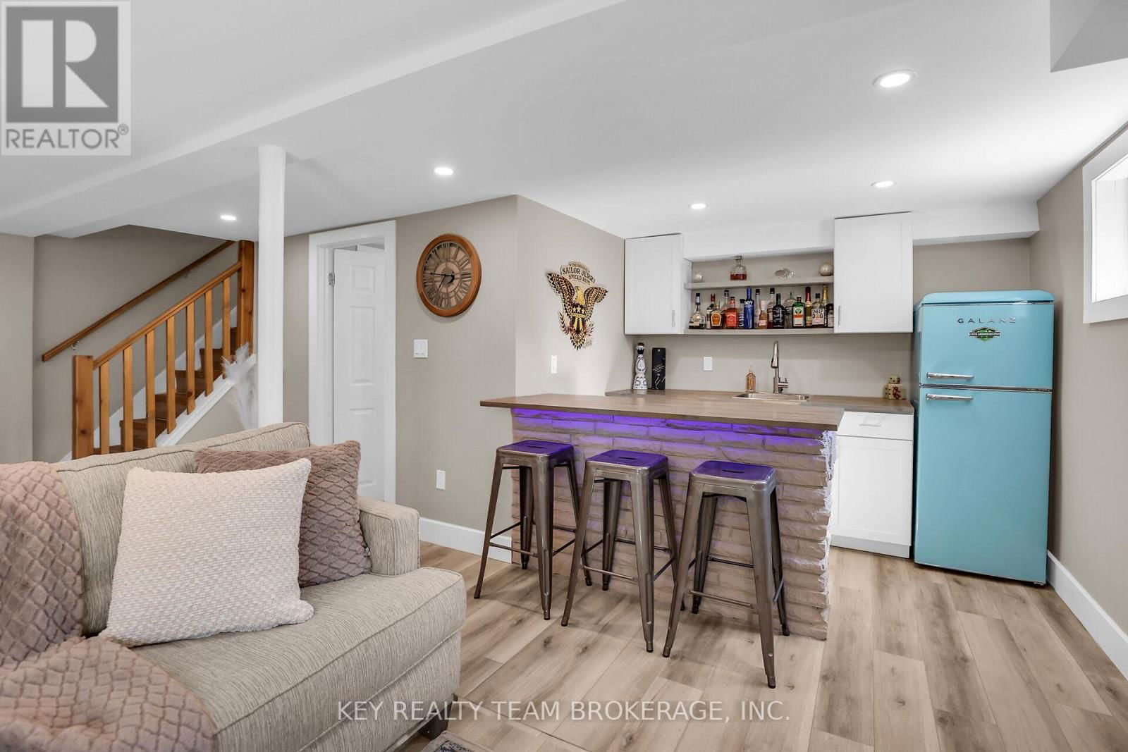13 MARSDALE DRIVE Image 45