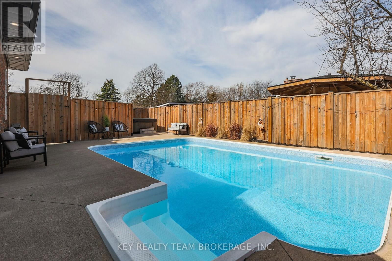 13 MARSDALE DRIVE Image 8
