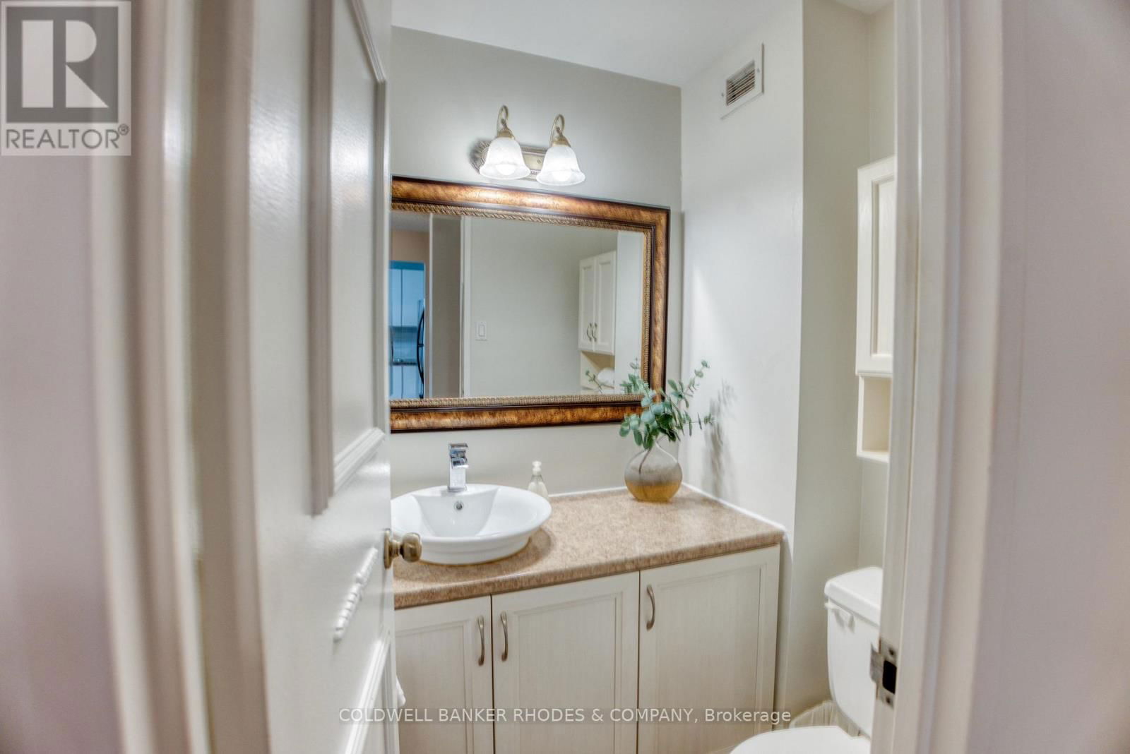 213 - 1599 LASSITER TERRACE Image 4