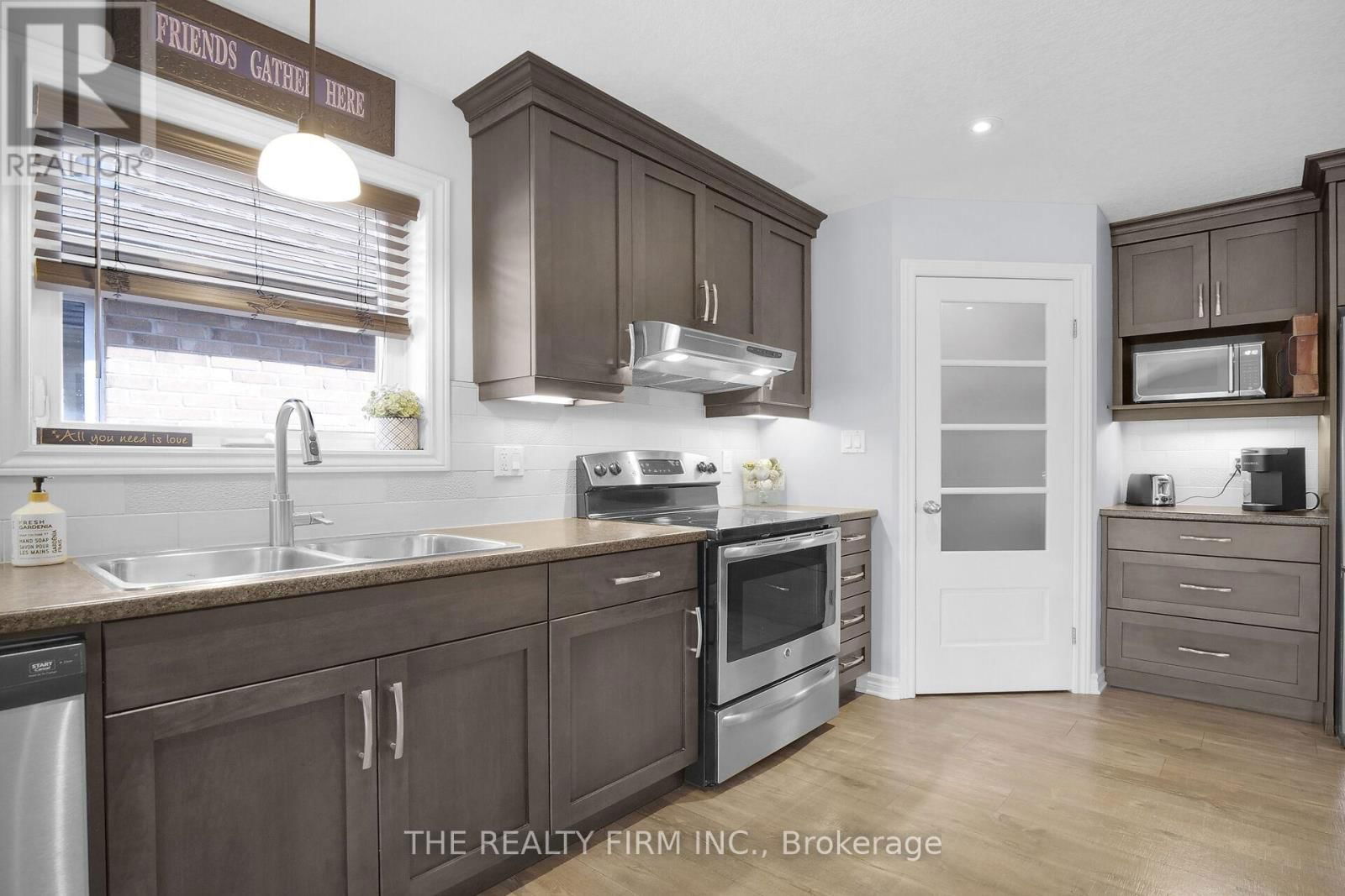 120 PEACH TREE BOULEVARD Image 10