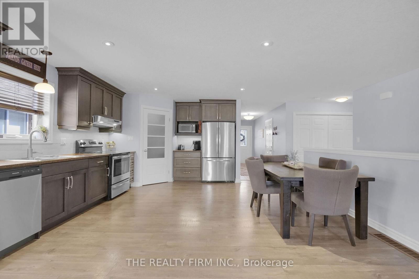 120 PEACH TREE BOULEVARD Image 13