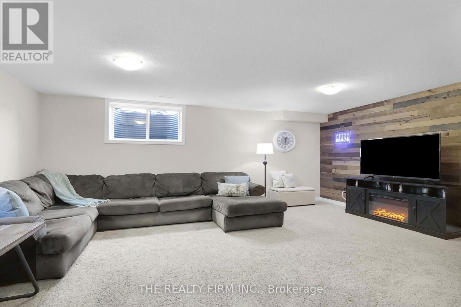 120 PEACH TREE BOULEVARD Image 23
