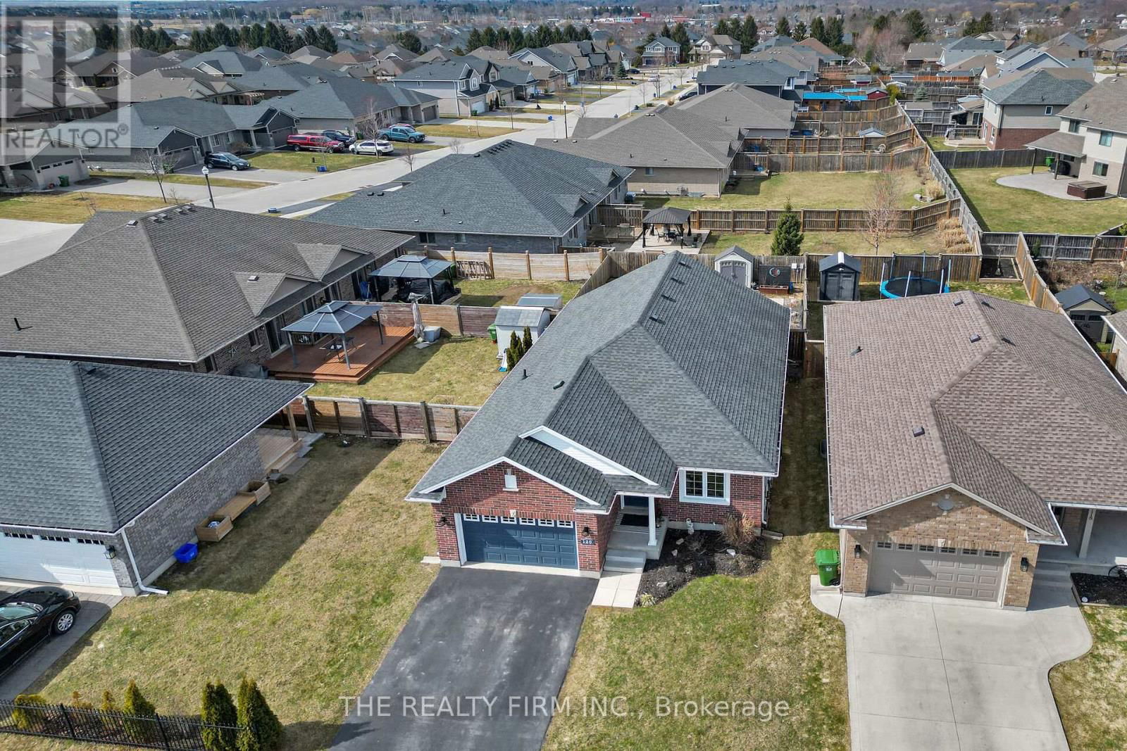 120 PEACH TREE BOULEVARD Image 34