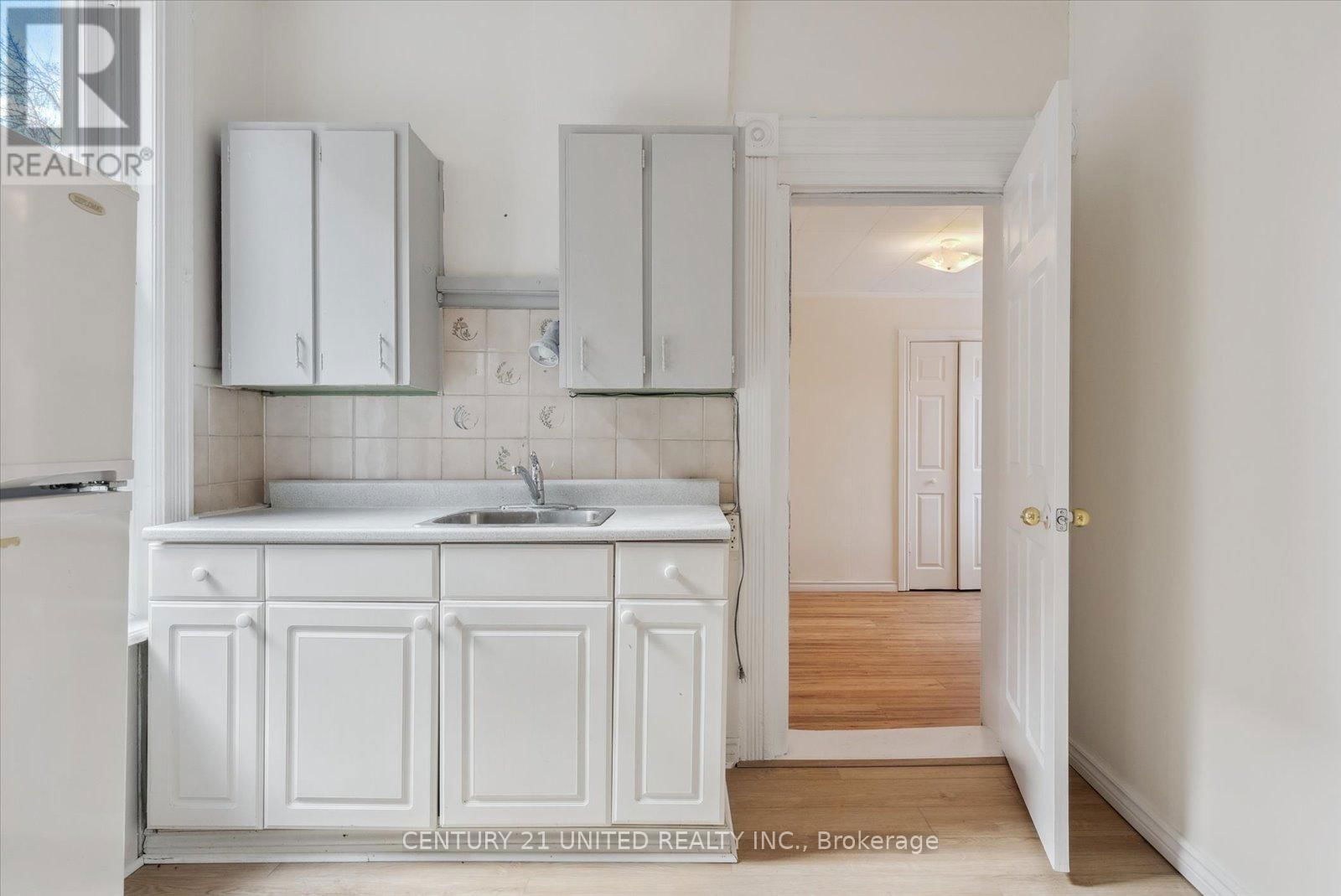 187 STEWART STREET Image 15