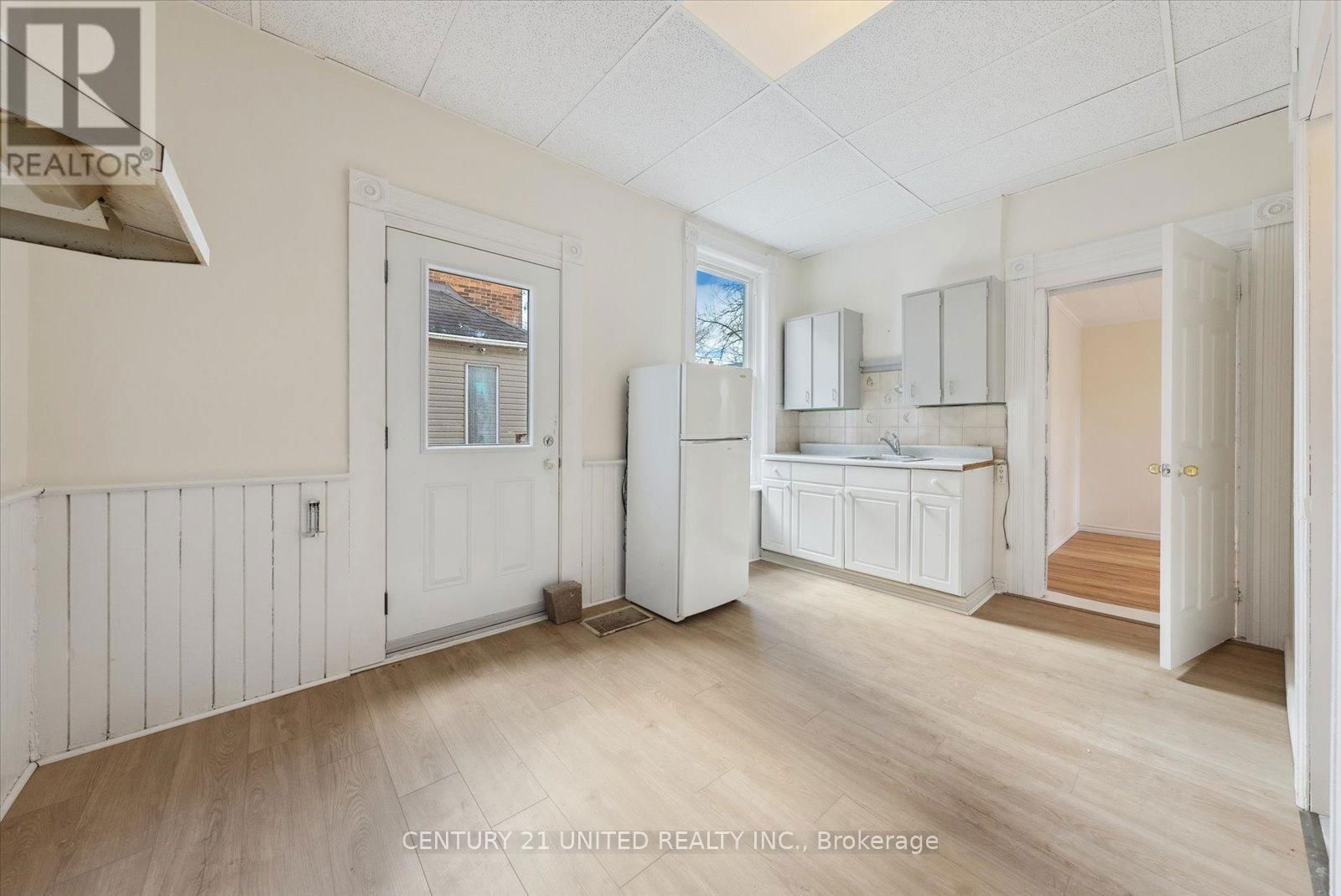 187 STEWART STREET Image 16