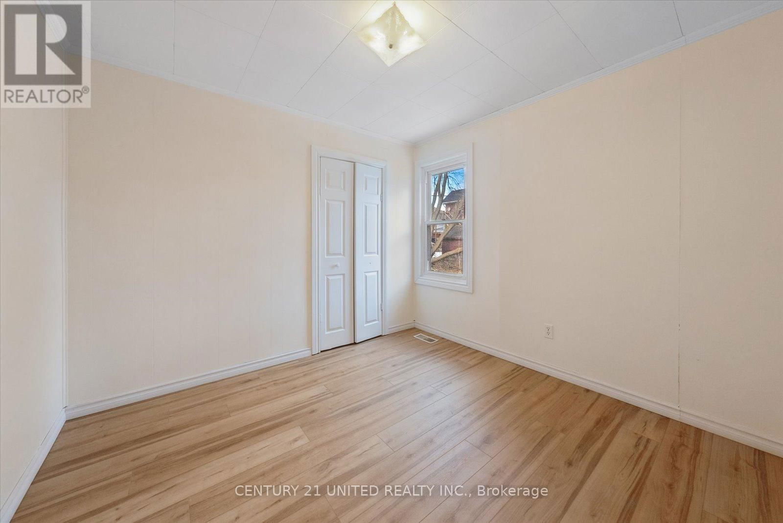 187 STEWART STREET Image 17