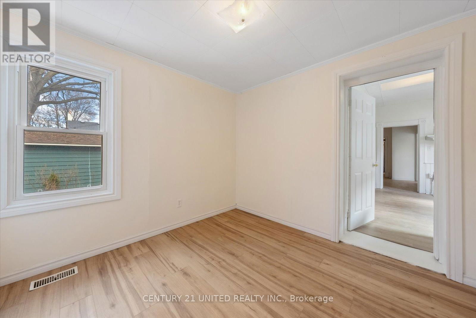 187 STEWART STREET Image 18