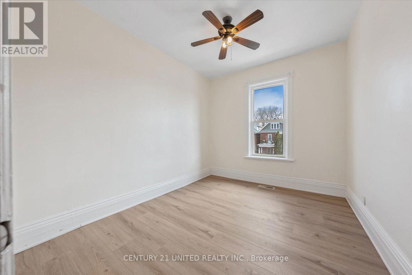 187 STEWART STREET Image 25