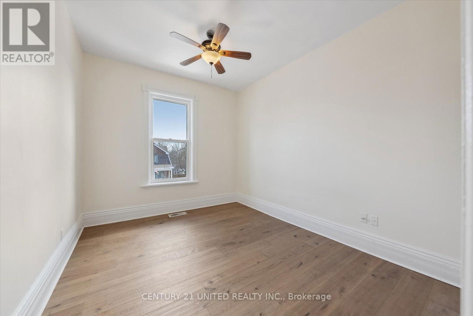 187 STEWART STREET Image 26