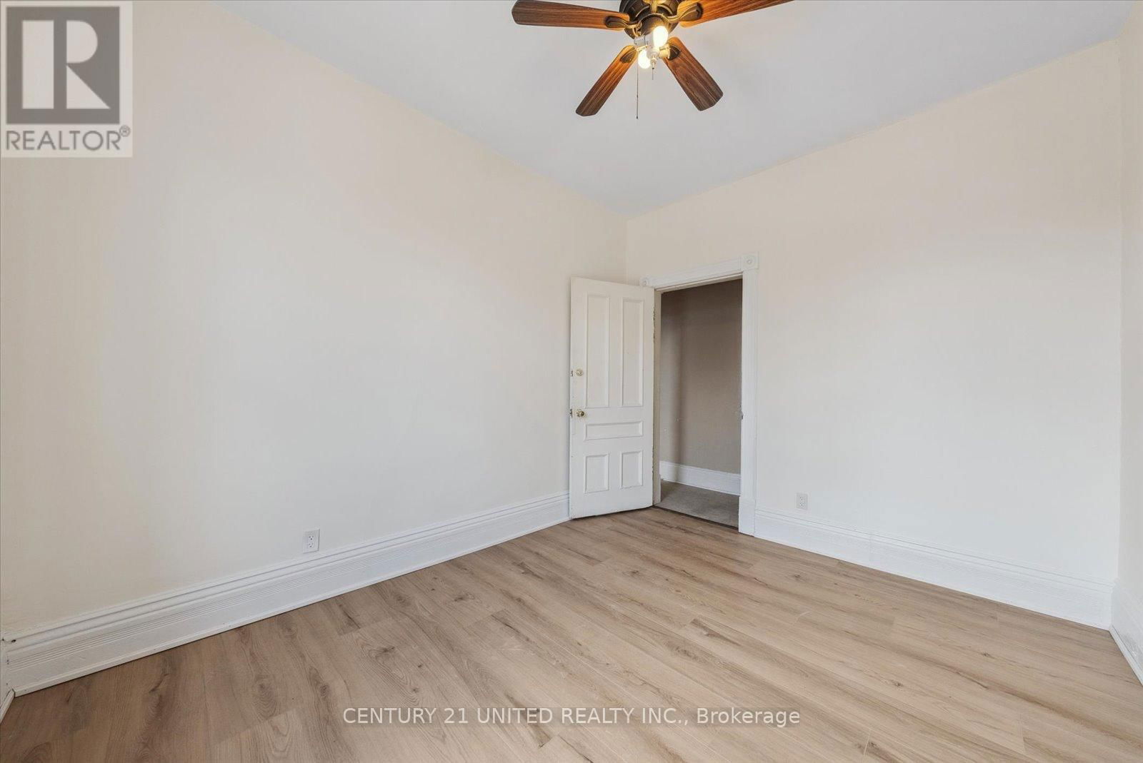 187 STEWART STREET Image 27