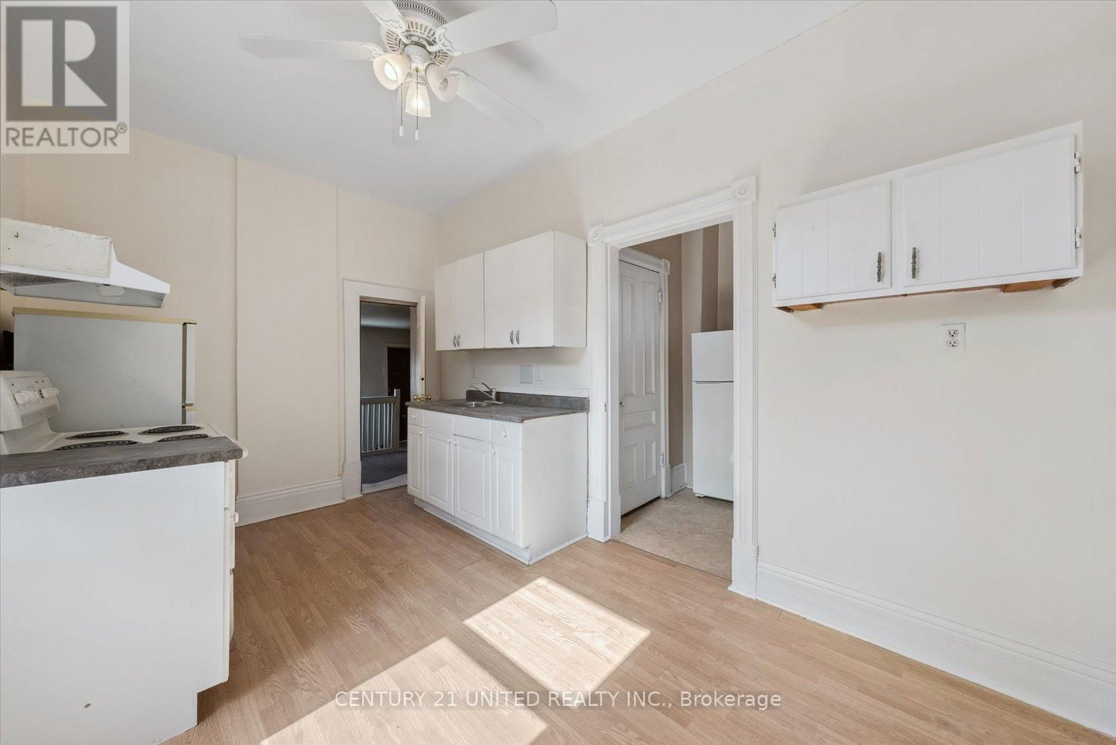 187 STEWART STREET Image 33