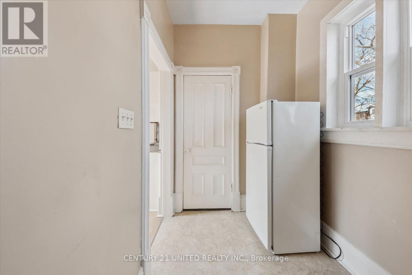 187 STEWART STREET Image 35