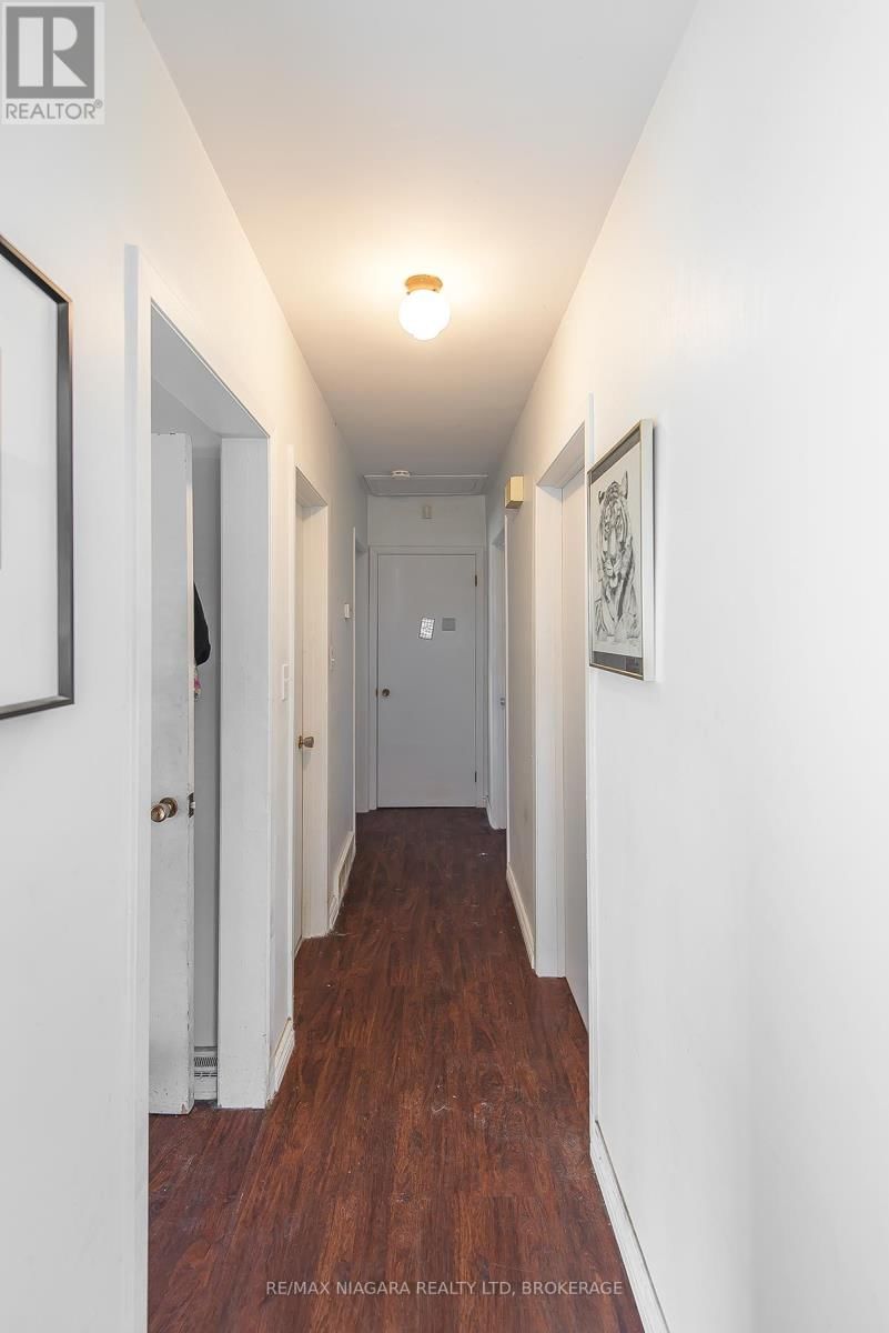 203 KILGOUR AVENUE Image 18