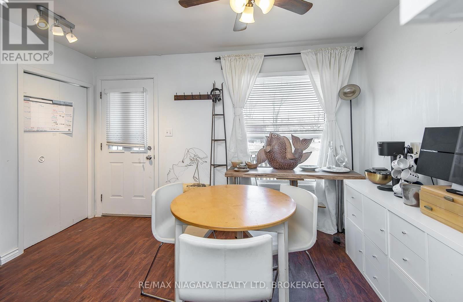 203 KILGOUR AVENUE Image 23