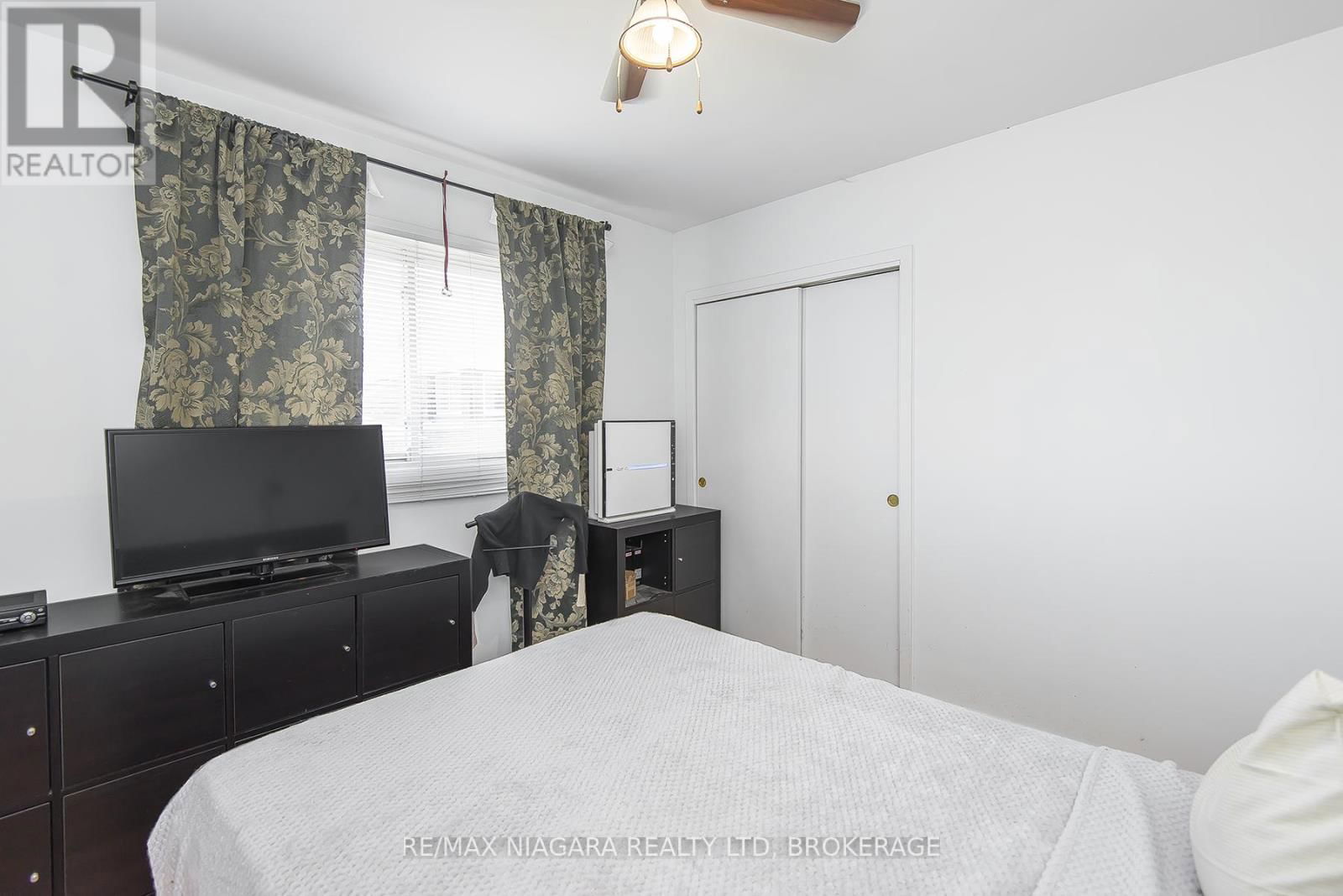203 KILGOUR AVENUE Image 24