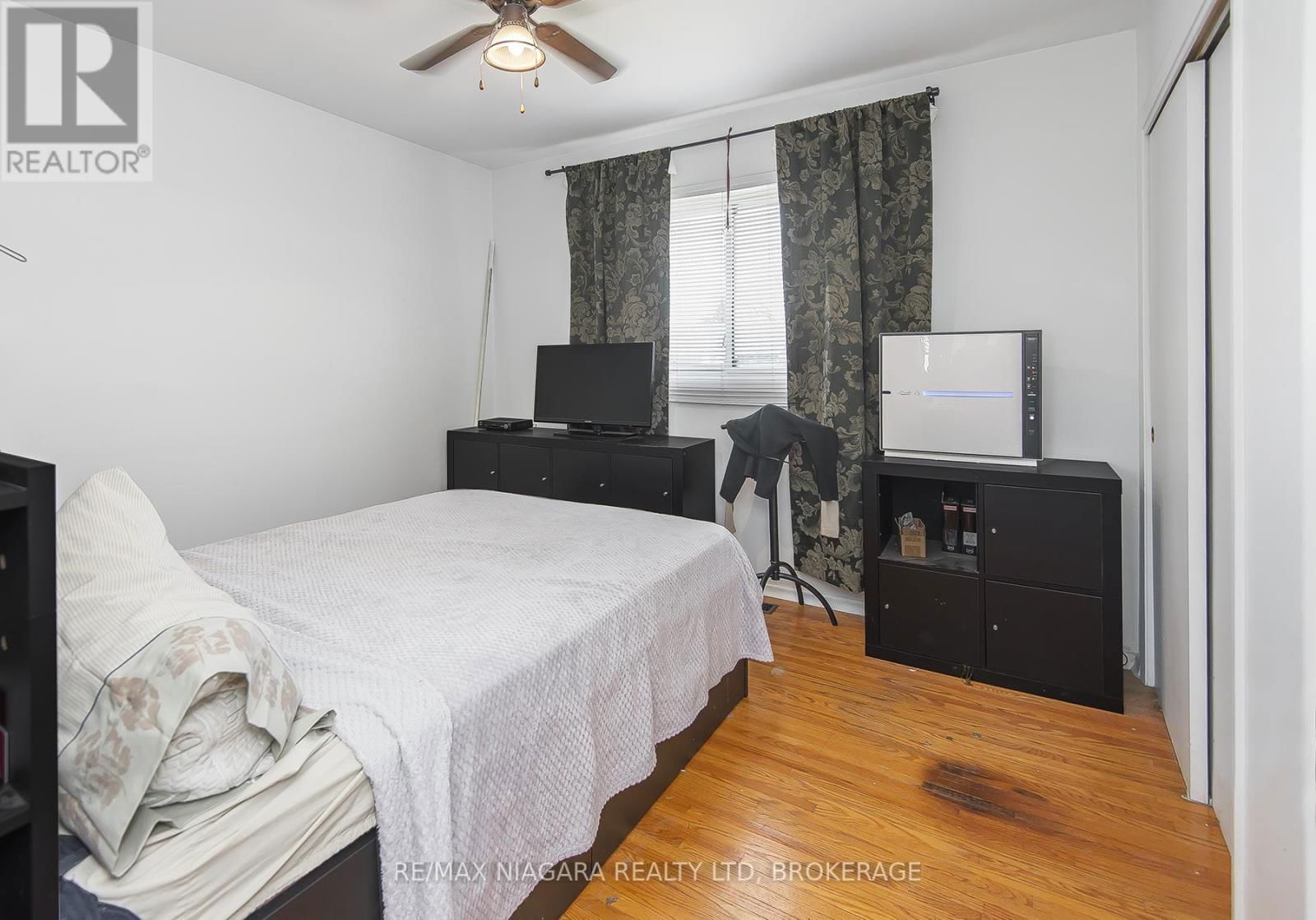 203 KILGOUR AVENUE Image 26