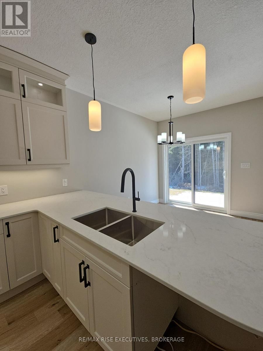 163 CREIGHTON DRIVE Image 10