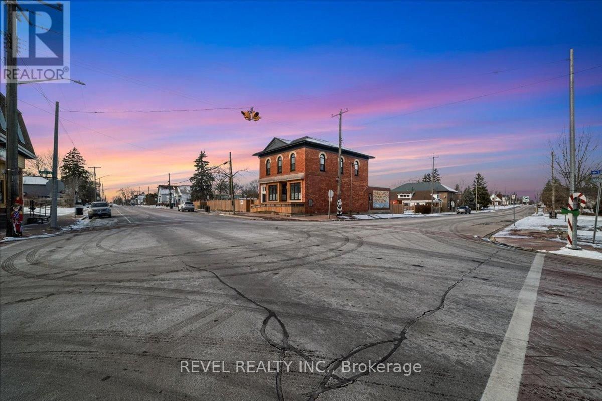 2 MAIN STREET WEST Image 3