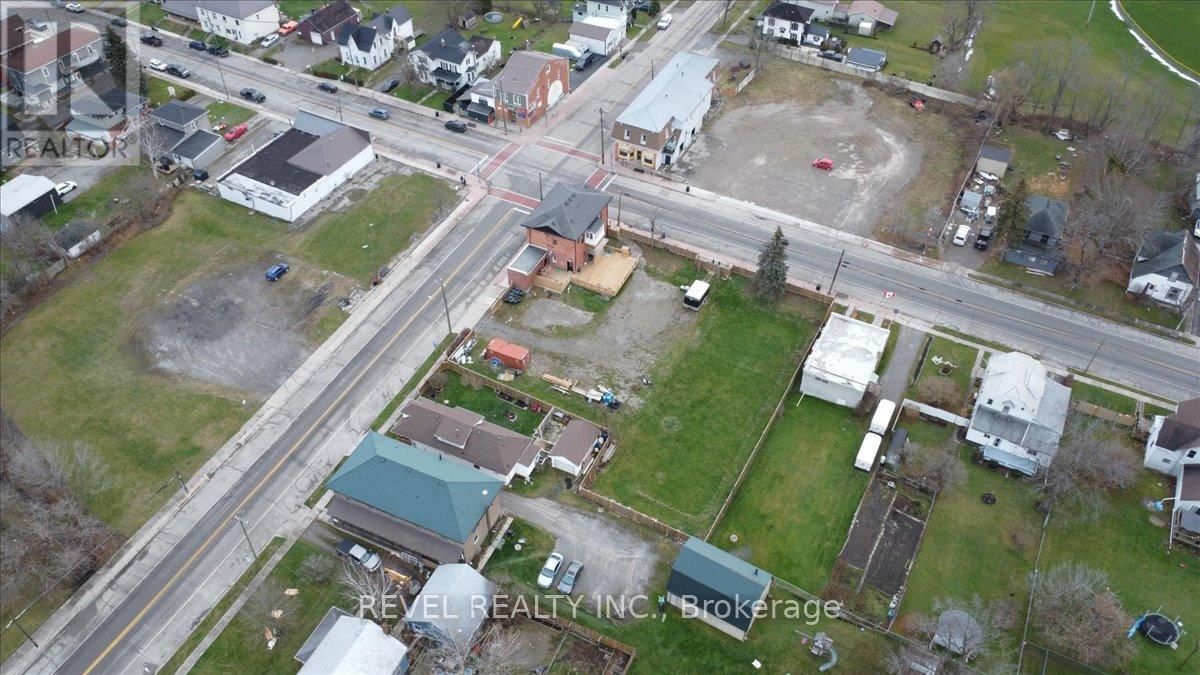 2 MAIN STREET WEST Image 45