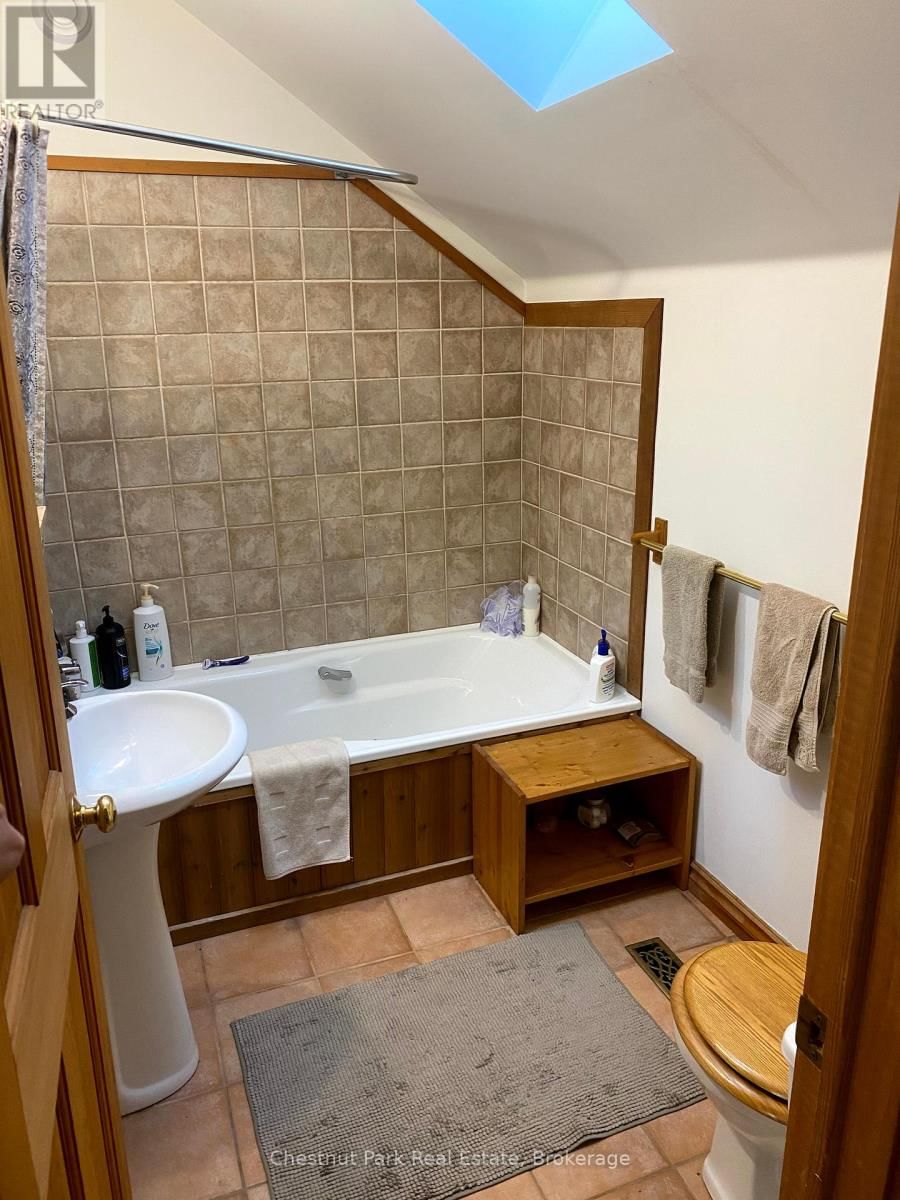 316648 3RD LINE D Image 12