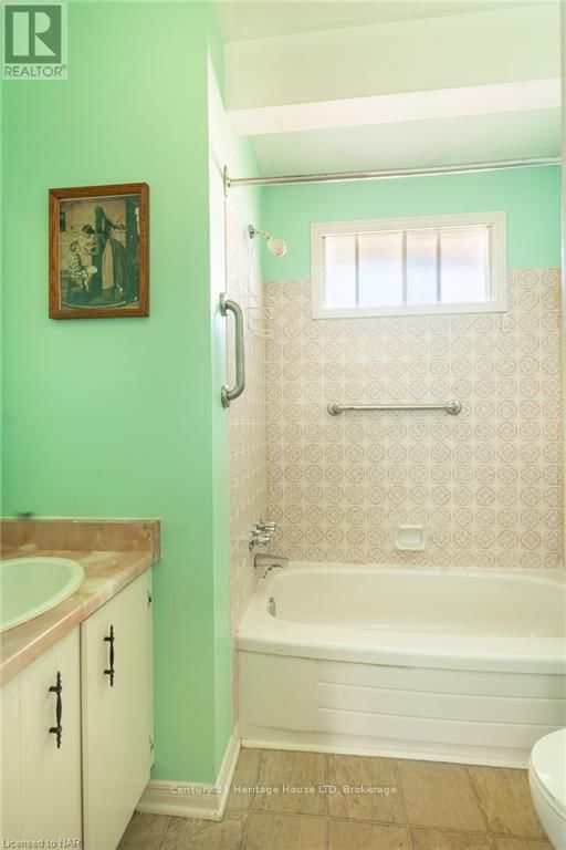 60 ROBERT STREET Image 22