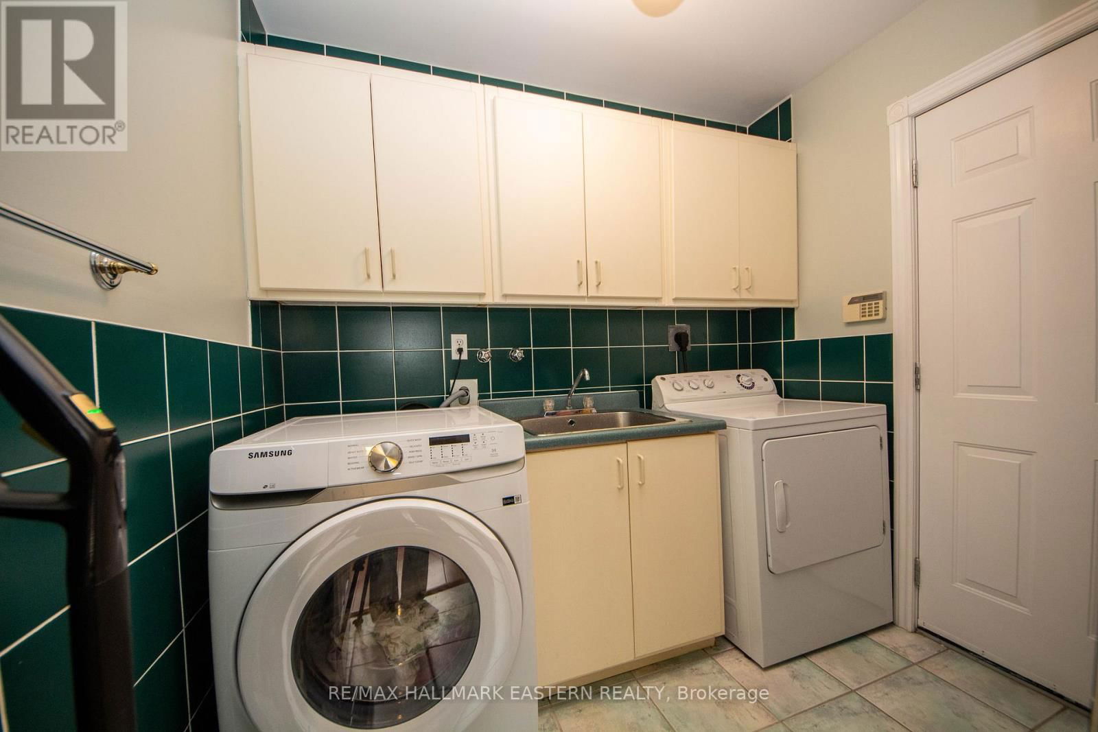1740 WADDELL AVENUE Image 39