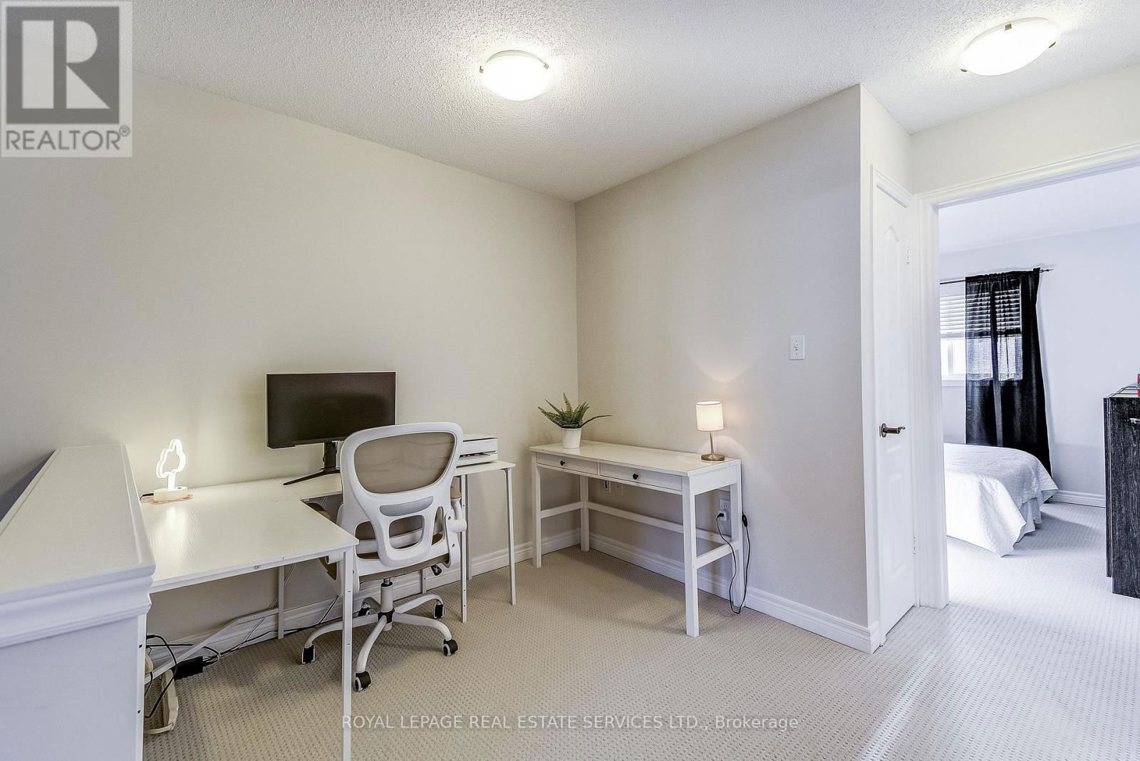 3 - 232 STONEHENGE DRIVE Image 18