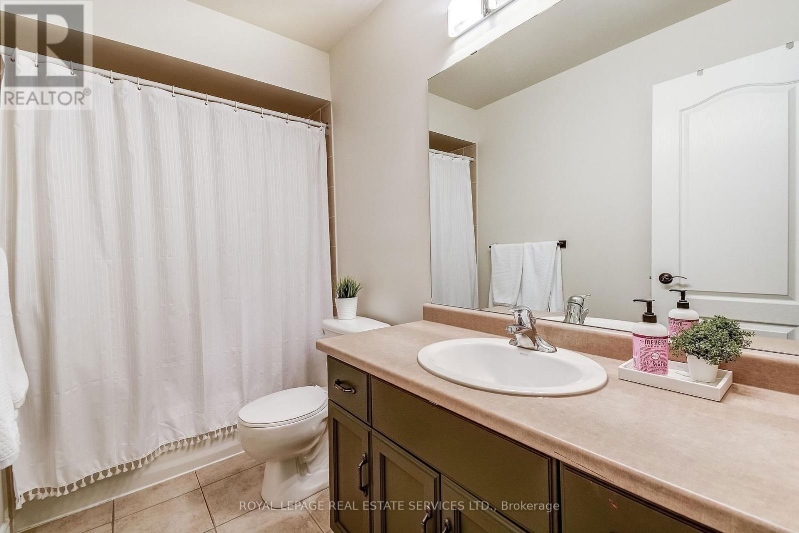 3 - 232 STONEHENGE DRIVE Image 28