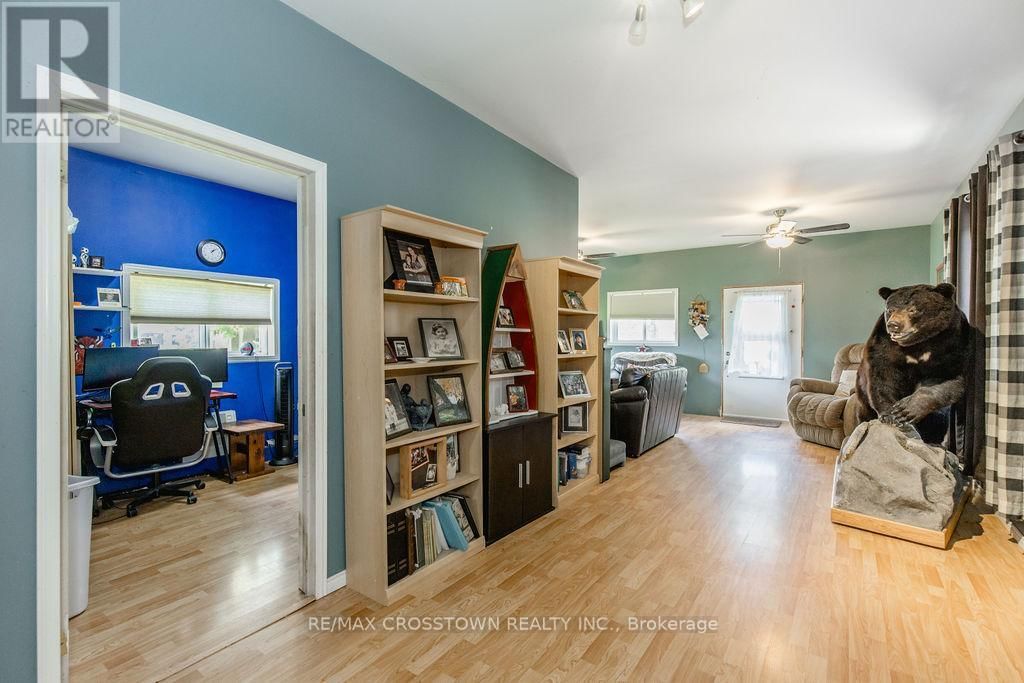 776 MONCK ROAD Image 33