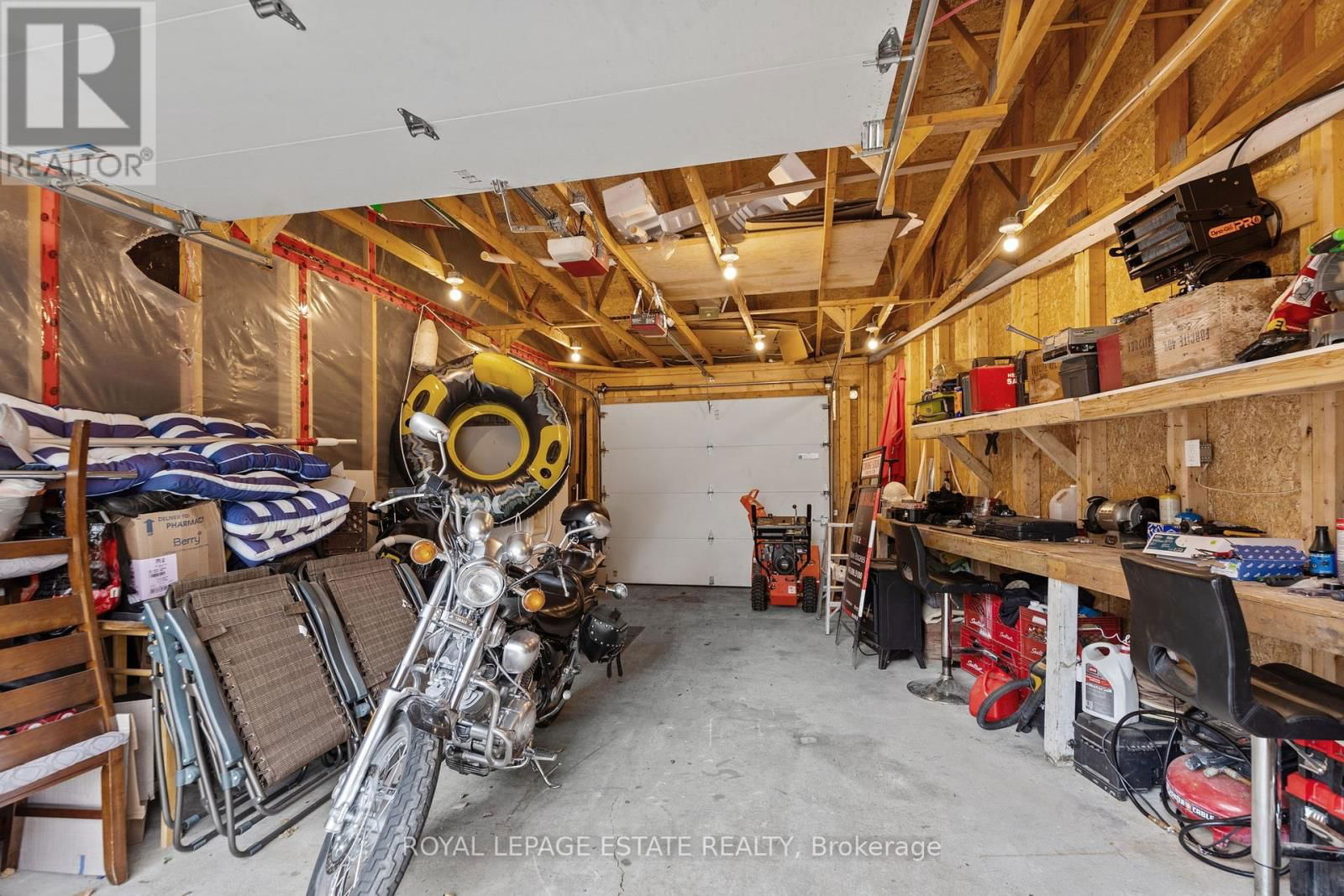 52 WINDSOR DRIVE Image 21