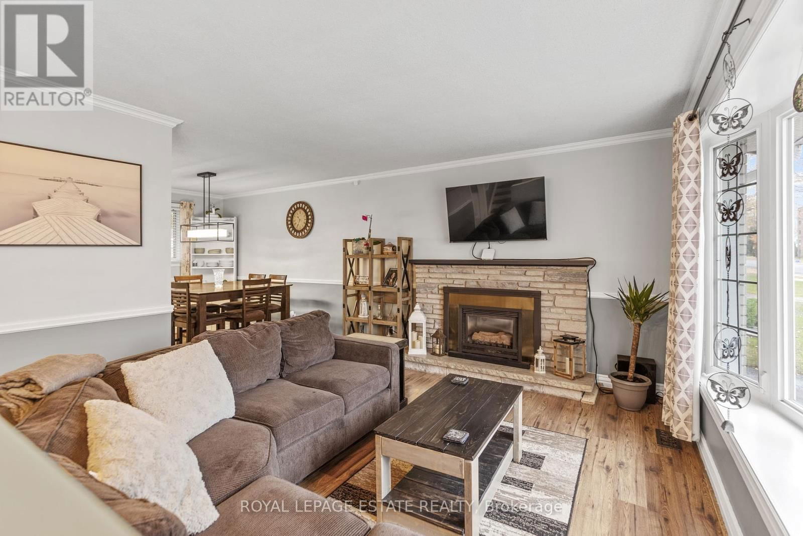 52 WINDSOR DRIVE Image 5