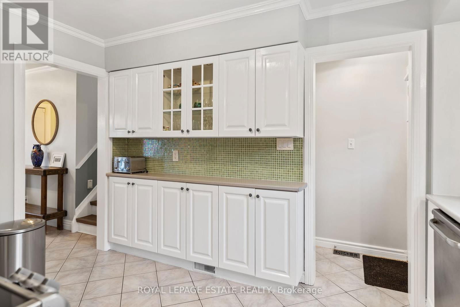 52 WINDSOR DRIVE Image 7