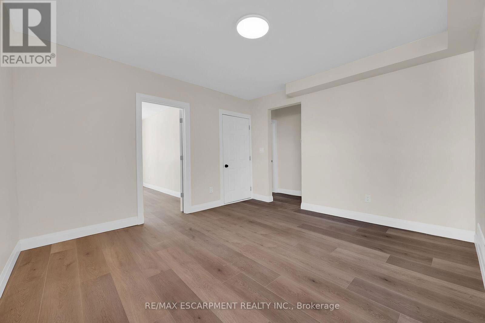 92 PEARL STREET SOUTH Image 12