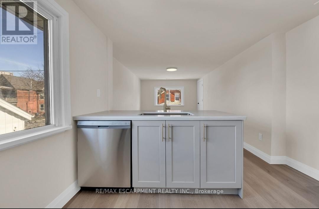 92 PEARL STREET SOUTH Image 41