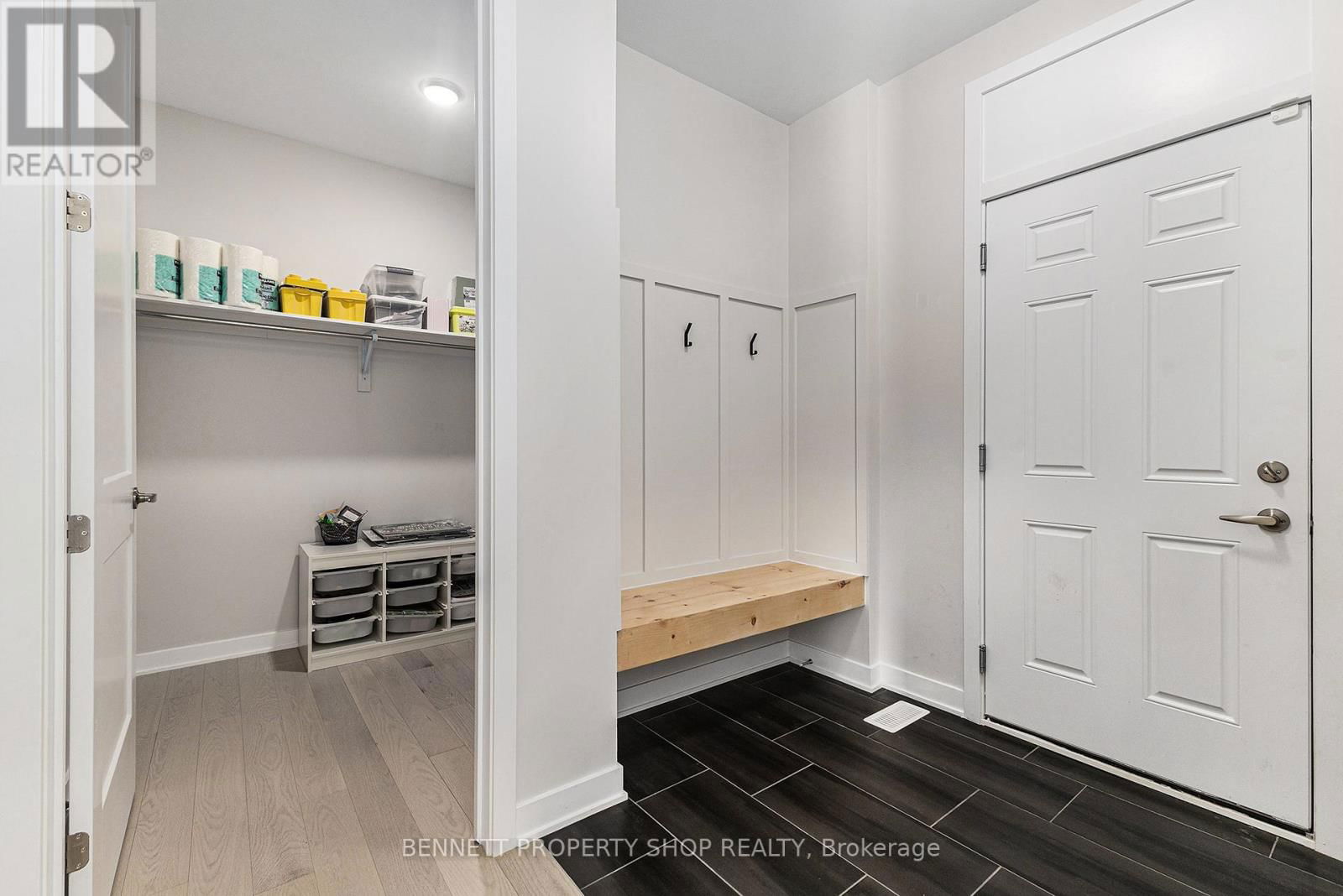 639 TERRIER CIRCLE Image 12