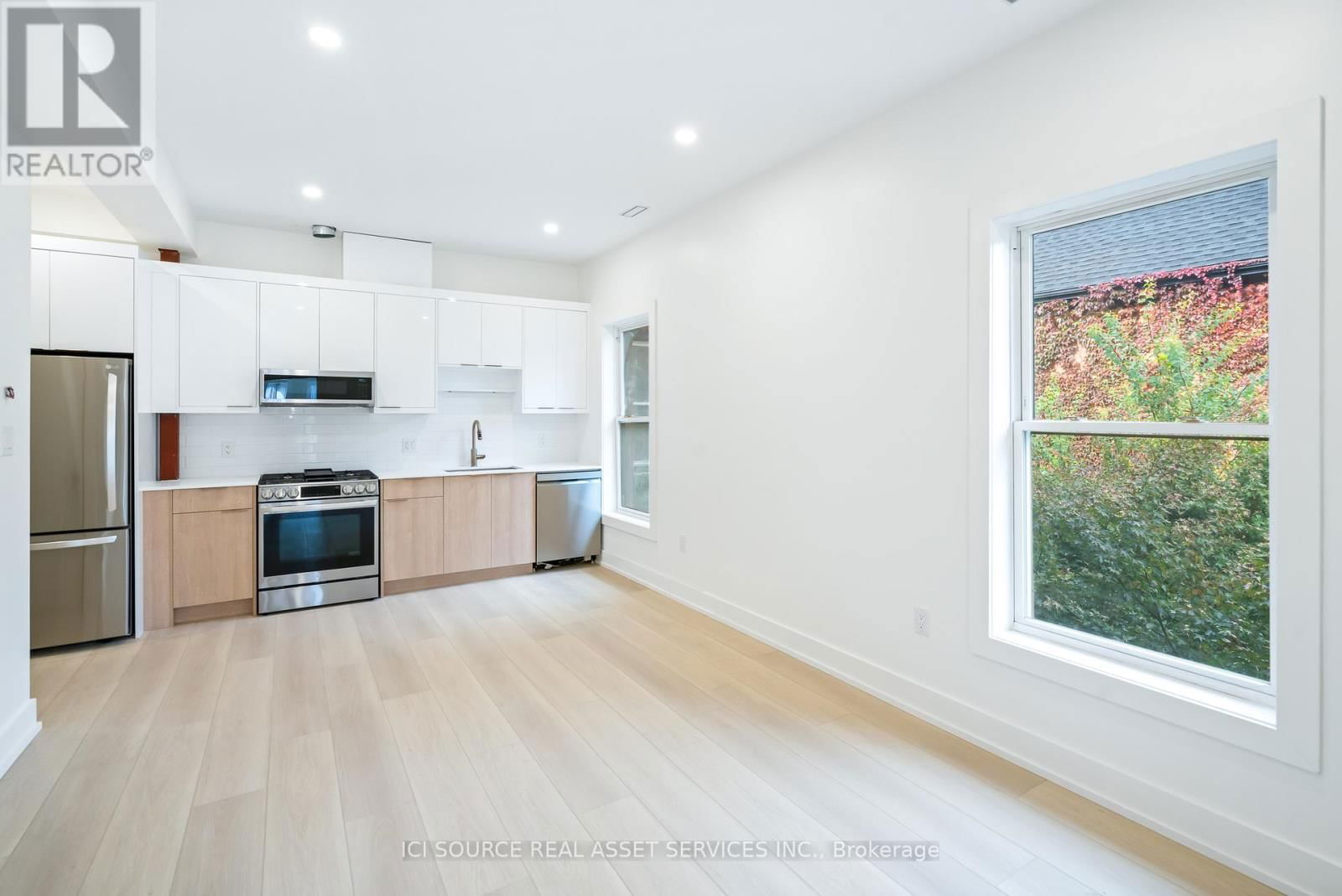 1 - 42 RAY STREET SOUTH Image 1