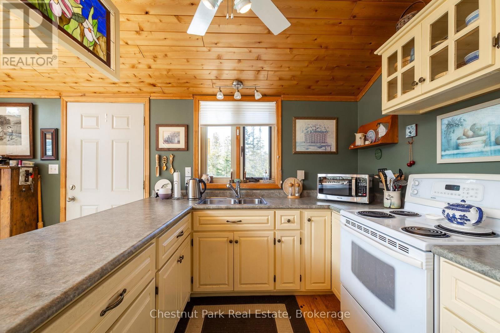 39 HATT STREET Image 14