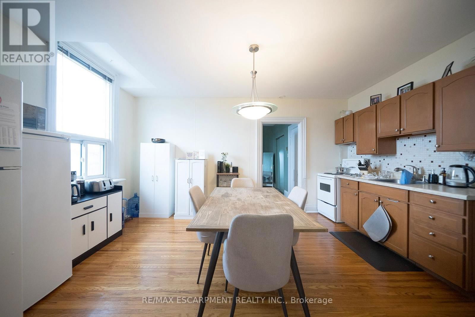 142 GRAND RIVER STREET NORTH Image 20
