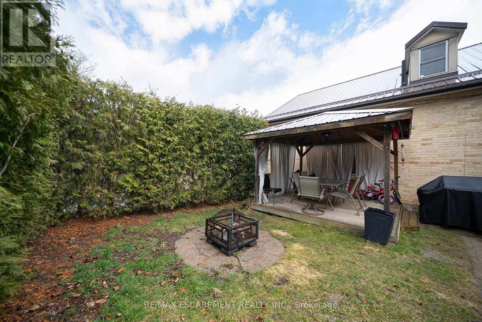 142 GRAND RIVER STREET NORTH Image 30