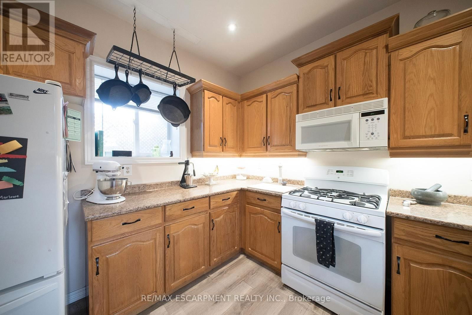142 GRAND RIVER STREET NORTH Image 6