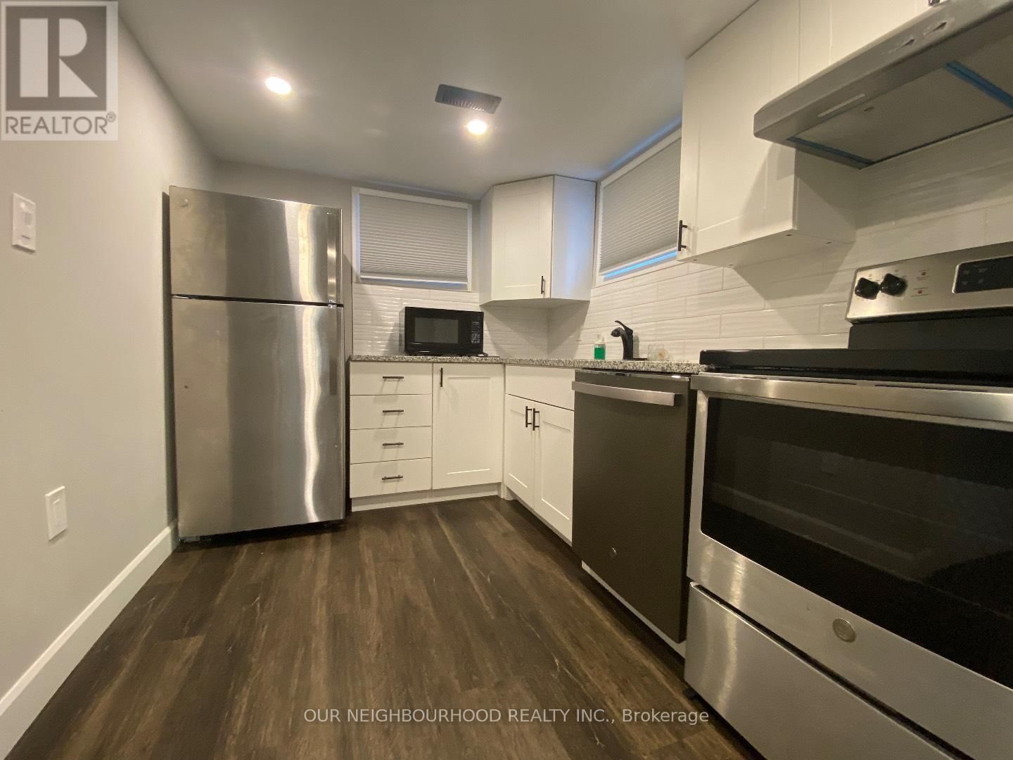 Lower - 783 QUEENSDALE AVENUE EAST Image 3