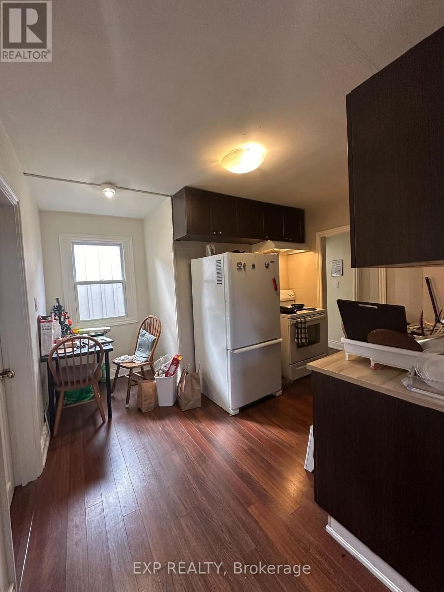 215 EMERSON STREET Image 19
