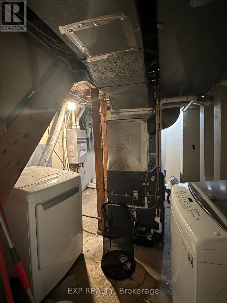 215 EMERSON STREET Image 29