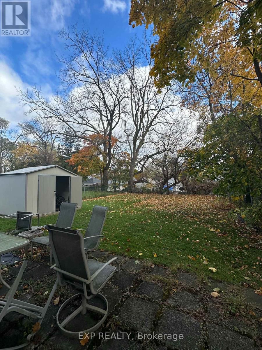 215 EMERSON STREET Image 6