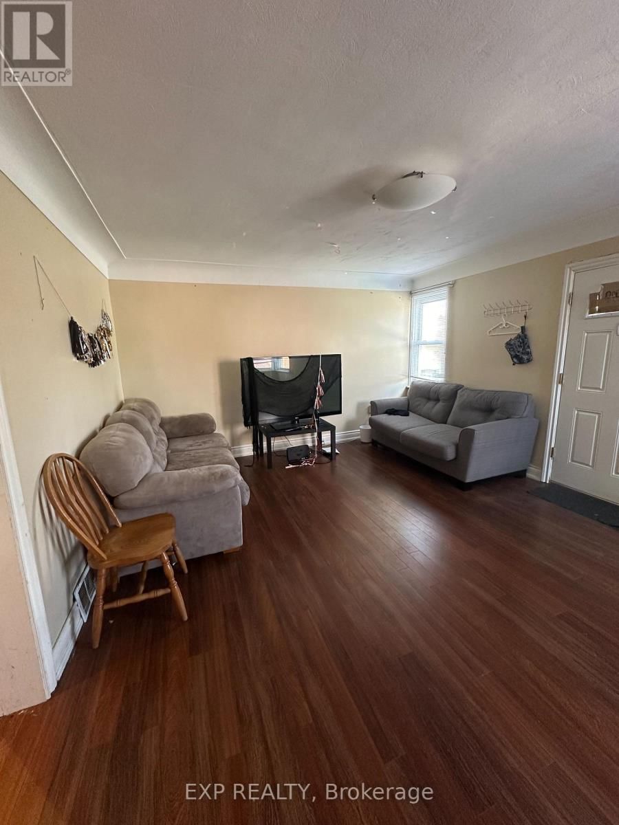 215 EMERSON STREET Image 7
